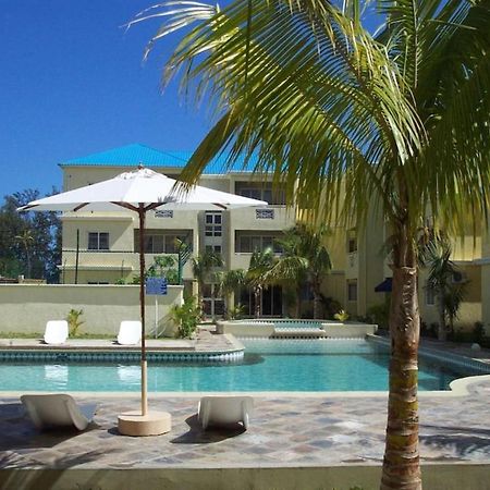 Lovely Apartment In Flic En Flac, Close To The Beach And All Amenities. Bagian luar foto