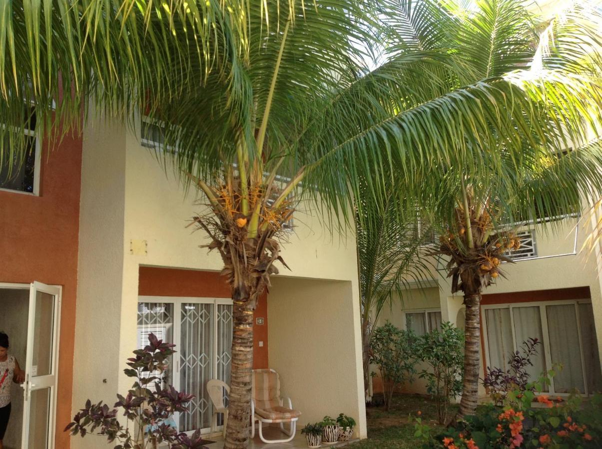 Lovely Apartment In Flic En Flac, Close To The Beach And All Amenities. Bagian luar foto
