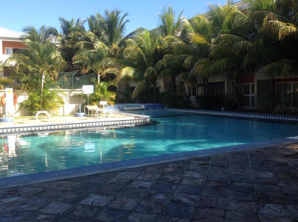Lovely Apartment In Flic En Flac, Close To The Beach And All Amenities. Bagian luar foto