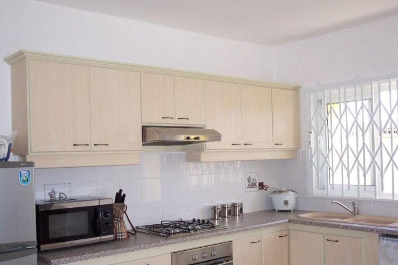 Lovely Apartment In Flic En Flac, Close To The Beach And All Amenities. Bagian luar foto