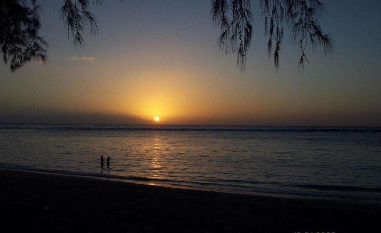 Lovely Apartment In Flic En Flac, Close To The Beach And All Amenities. Bagian luar foto