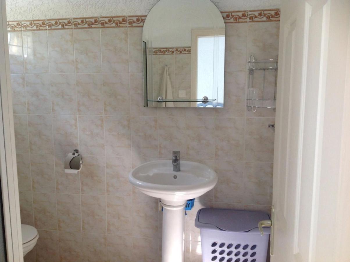 Lovely Apartment In Flic En Flac, Close To The Beach And All Amenities. Bagian luar foto