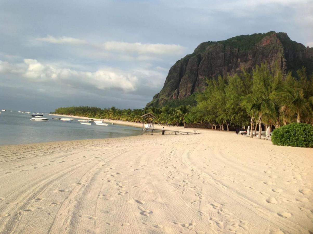 Lovely Apartment In Flic En Flac, Close To The Beach And All Amenities. Bagian luar foto